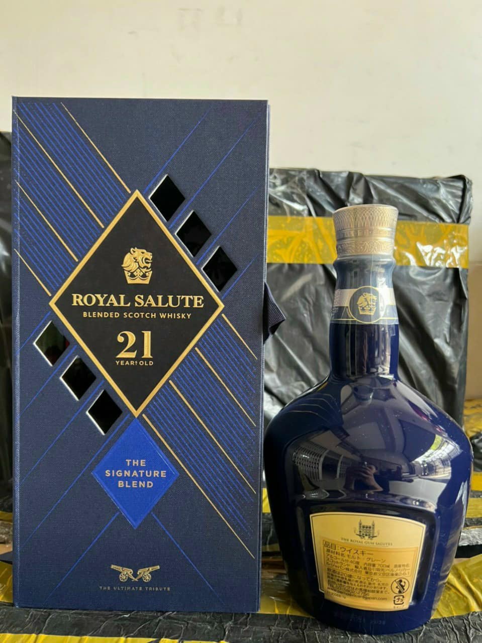 Rượu Chivas Royal Salute 21 Limited Edition