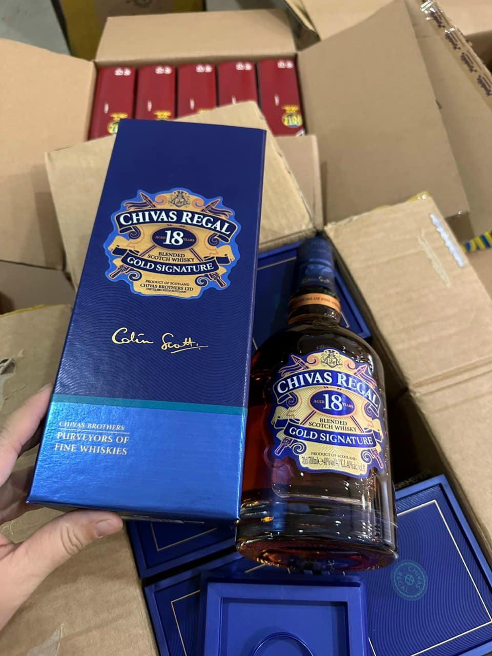 Rượu Chivas 18